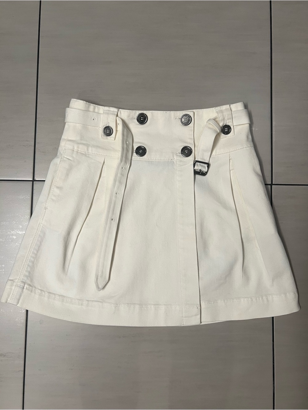Burberry London Vintage White Utility Pleated Mini Skirt - Size 27 (ITA 38)